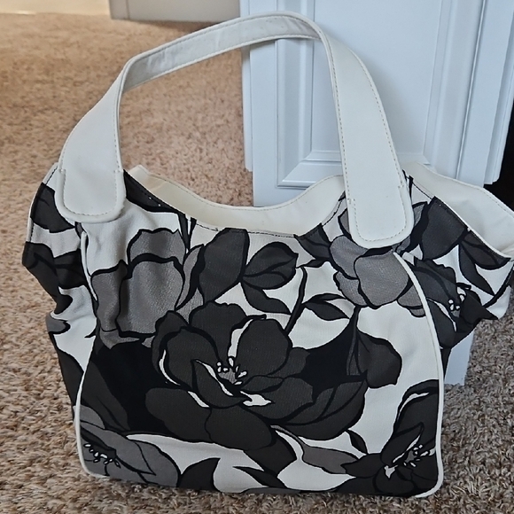 Black and White Floral Shoulder Bag with Bold Design - Picture 1 of 3